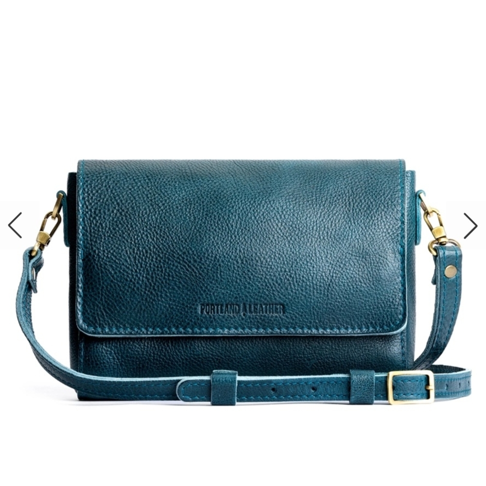 Portland Leather Medium Metro Crossbody Bag In Lagoon